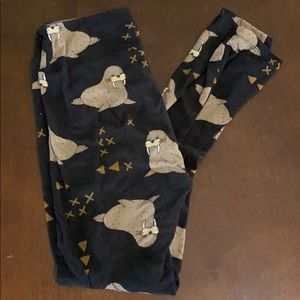 Lularoe walrus leggings - one size